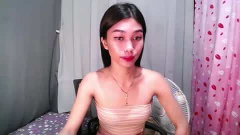 urloverjasmine_xx online show from May 16, 1:02 am