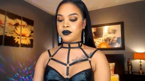 UrMajestyTyra online show from March 25, 1:56 am