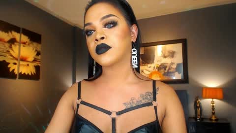 UrMajestyTyra online show from April 8, 4:48 am