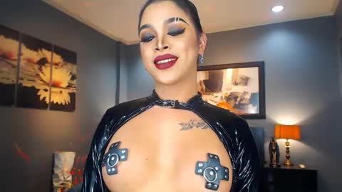 UrMajestyTyra online show from March 2, 12:20 am