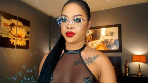 UrMajestyTyra online show from May 13, 12:42 am