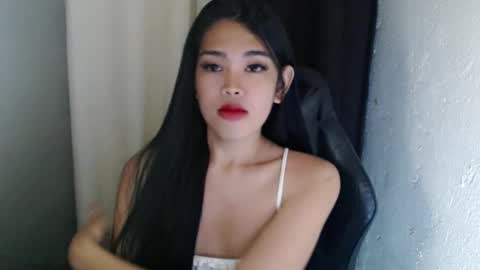 Snapshot of urpinayjenfuckerxxx chatting on February 12, 10:37 pm Jenny online show from February 12, 10:37 pm