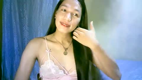 Snapshot of urpinaylovelyjuliaxxx chatting on March 6, 12:41 pm queen julia not into CHEAPGUY online show from March 6, 12:41 pm