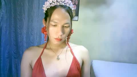 Snapshot of urpinaylovelyjuliaxxx chatting on February 20, 12:25 pm queen julia not into CHEAPGUY online show from February 20, 12:25 pm