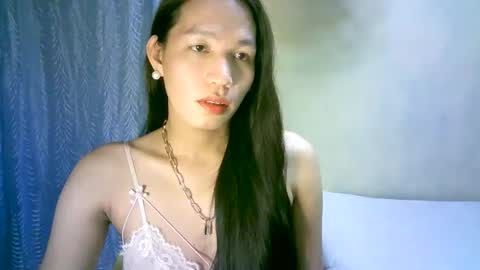 Snapshot of urpinaylovelyjuliaxxx chatting on January 7, 12:41 pm queen julia not into CHEAPGUY online show from January 7, 12:41 pm