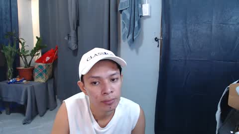 Snapshot of urpinoyasianx chatting on February 28, 8:07 pm Mel online show from February 28, 8:07 pm
