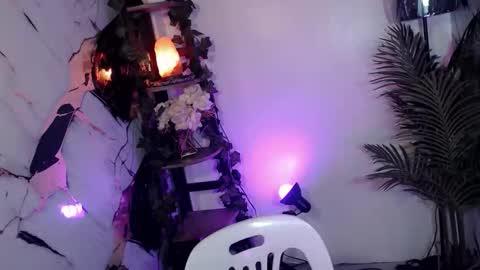 ursandra_xx online show from September 11, 7:20 am