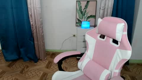 ursweet_zeviixx online show from January 27, 4:52 am