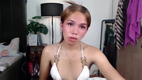 CHESCA online show from February 24, 4:04 pm