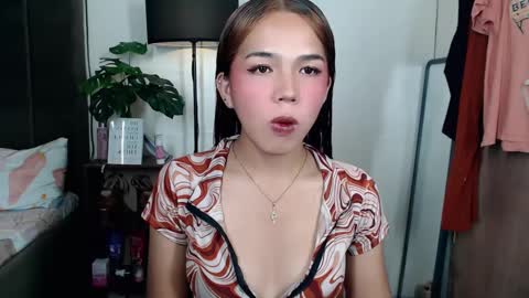 CHESCA online show from February 19, 8:22 am