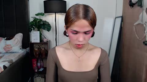 CHESCA online show from February 24, 6:16 am