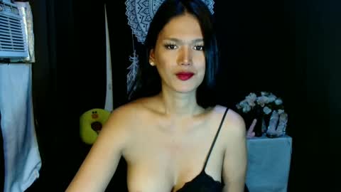 Snapshot of urthai_hotfilipinax chatting on February 24, 8:27 am angel online show from February 24, 8:27 am