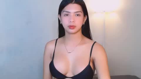 urwildest_margaret online show from February 13, 12:19 pm