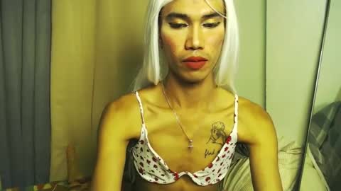 Snapshot of uryassi_baby chatting on September 18, 6:17 am uryassy baby online show from September 18, 6:17 am