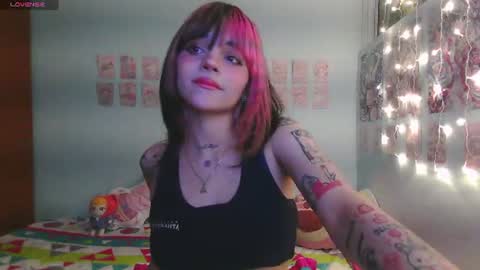 uryukim_ online show from June 11, 5:27 am