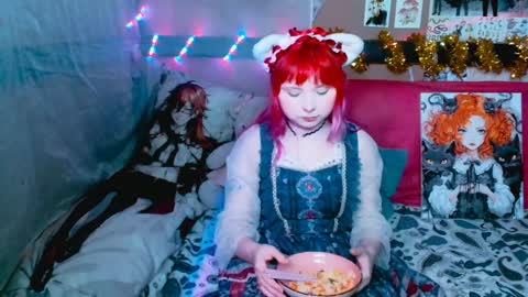 Usagi Blush online show from December 21, 6:12 pm