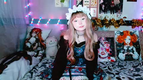 Usagi Blush online show from January 8, 1:53 am