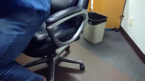 useemie online show from October 21, 11:30 pm