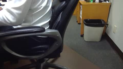 useemie online show from December 1, 6:17 pm