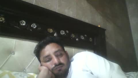 Snapshot of usman184 chatting on March 12, 3:40 pm Mian184 online show from March 12, 3:40 pm