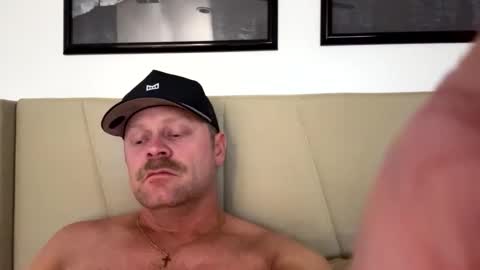 Snapshot of utah4fub4 chatting on October 13, 3:30 am utah4fub4 online show from October 13, 3:30 am