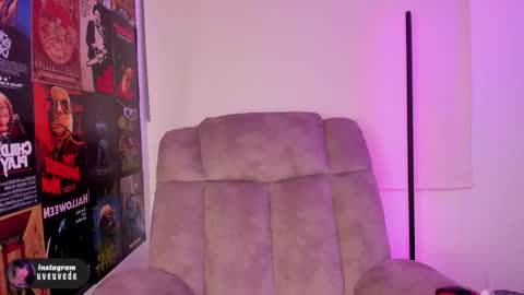 Val help me get 100 thumbs up 3 online show from October 4, 2:31 am