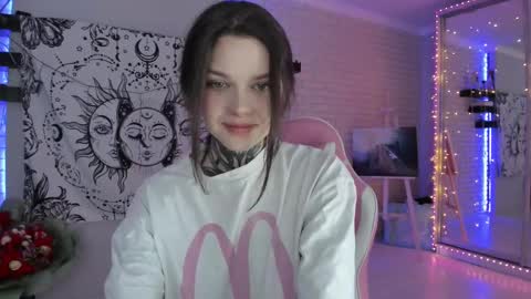 Snapshot of uwu_eva chatting on February 26, 10:05 am Eva online show from February 26, 10:05 am