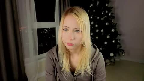 Chloe online show from February 12, 3:37 pm