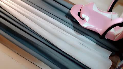 JESS - DONT FORGET TO FOLLOW ME AND GIVE ME THUMBS UP online show from October 15, 7:42 am