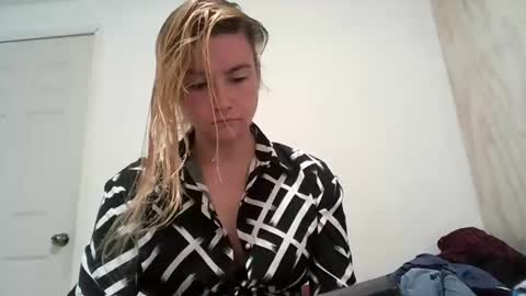 vagimosa online show from October 15, 9:32 am