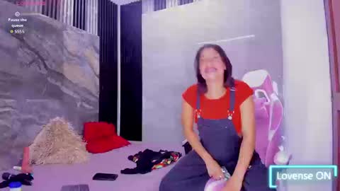 Snapshot of vahiolet_monnet chatting on September 10, 9:27 pm Vahiolet Monnet online show from September 10, 9:27 pm