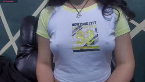 Snapshot of vainilla_cam chatting on February 5, 1:15 am Vainilla online show from February 5, 1:15 am