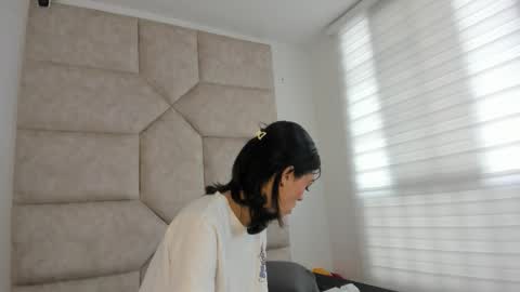 V A I O L E T T  S M I T H online show from November 7, 3:47 pm