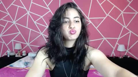 Snapshot of val_angelll chatting on September 15, 12:50 pm valentina online show from September 15, 12:50 pm