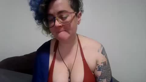 valarieak online show from October 10, 1:17 pm