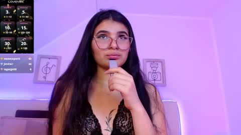 Snapshot of valeery_gomez chatting on March 2, 1:58 am Tifanny online show from March 2, 1:58 am