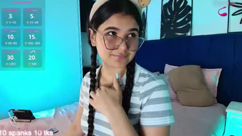 Snapshot of valeery_gomez chatting on September 18, 7:51 pm Tifanny online show from September 18, 7:51 pm