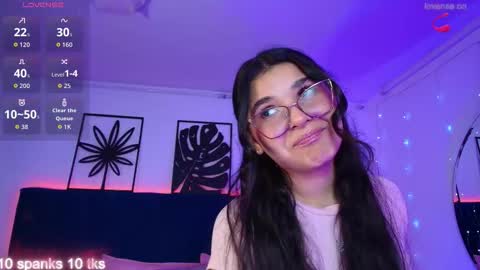 Snapshot of valeery_gomez chatting on September 12, 8:00 pm Tifanny online show from September 12, 8:00 pm