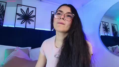 Tifanny  online show from November 11, 8:33 pm