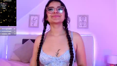 Snapshot of valeery_gomez chatting on February 20, 10:59 pm Tifanny online show from February 20, 10:59 pm