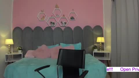 Snapshot of valemontoya chatting on February 12, 12:37 am Valentina Montoya online show from February 12, 12:37 am
