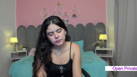 Snapshot of valemontoya chatting on February 13, 12:57 am Valentina Montoya online show from February 13, 12:57 am