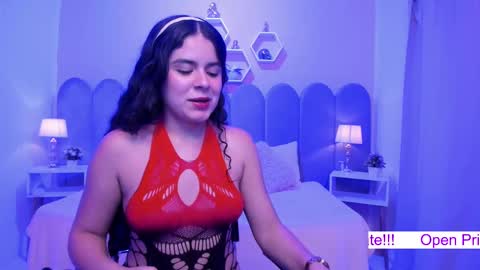 Snapshot of valemontoya chatting on February 24, 3:33 am Valentina Montoya online show from February 24, 3:33 am