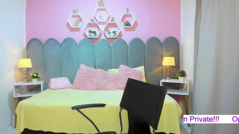 Snapshot of valemontoya chatting on February 26, 6:51 am Valentina Montoya online show from February 26, 6:51 am