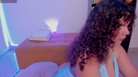 valen_smile_ online show from September 29, 2:10 am