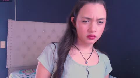Snapshot of valen_thompson chatting on February 6, 11:37 pm IG-valen mendoza99 twitter valenthompson99 online show from February 6, 11:37 pm