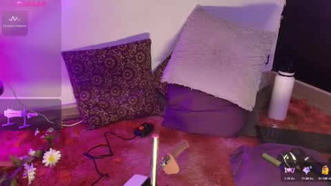 Snapshot of valengray chatting on February 19, 12:14 am Valen online show from February 19, 12:14 am