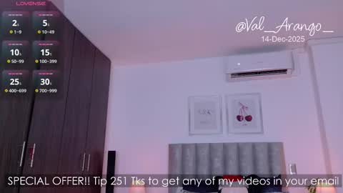 Val arango  online show from December 14, 10:27 pm