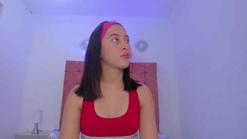 Snapshot of valentina_cortes72 chatting on February 8, 11:44 am Valentina online show from February 8, 11:44 am