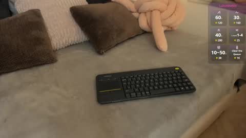 Snapshot of valentina_m17 chatting on March 5, 10:32 pm VALENTINA online show from March 5, 10:32 pm